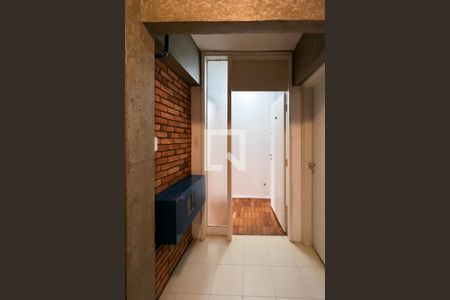 Apartamento à venda com 82m², 2 quartos e 1 vaga Apartamento à venda com 82m², 2 quartos e 1 vagaHall