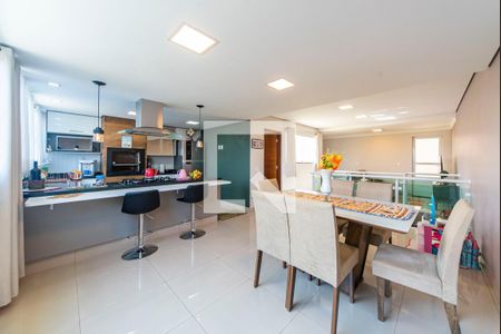 Apartamento à venda com 112m², 2 quartos e 1 vaga Apartamento à venda com 112m², 2 quartos e 1 vagaSala de Jantar