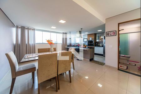 Apartamento à venda com 112m², 2 quartos e 1 vaga Apartamento à venda com 112m², 2 quartos e 1 vagaSala de Jantar