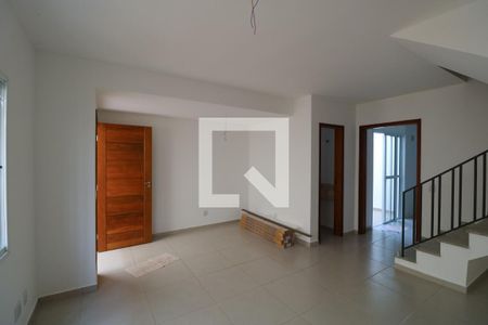 Sala de casa para alugar com 2 quartos, 77m² em Vila Polopoli, São Paulo