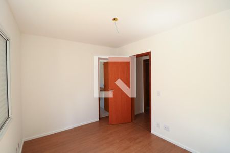 Suíte 1 de casa para alugar com 2 quartos, 77m² em Vila Polopoli, São Paulo