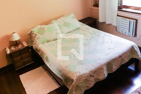 Casa à venda com 489m², 6 quartos e 4 vagas Casa à venda com 489m², 6 quartos e 4 vagasSuíte 2