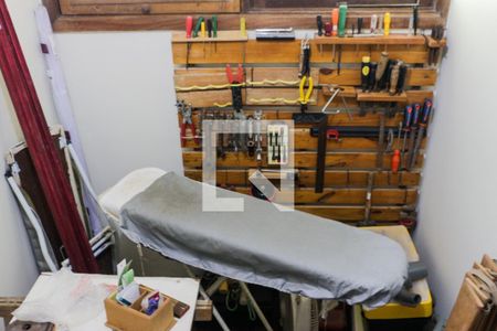 Casa à venda com 489m², 6 quartos e 4 vagas Casa à venda com 489m², 6 quartos e 4 vagasQuarto 4