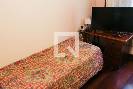 Casa à venda com 489m², 6 quartos e 4 vagas Casa à venda com 489m², 6 quartos e 4 vagasQuarto 2