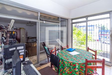 Casa à venda com 282m², 2 quartos e 5 vagas Casa à venda com 282m², 2 quartos e 5 vagasHall de entrada