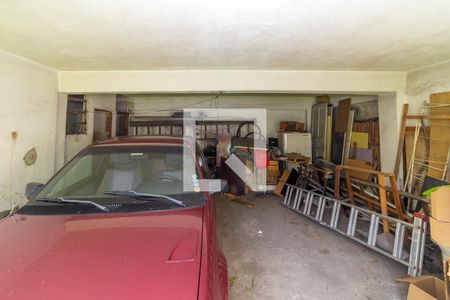 Casa à venda com 282m², 2 quartos e 5 vagas Casa à venda com 282m², 2 quartos e 5 vagasGaragem