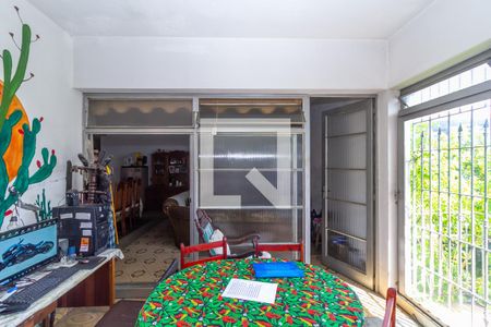 Casa à venda com 282m², 2 quartos e 5 vagas Casa à venda com 282m², 2 quartos e 5 vagasHall de entrada