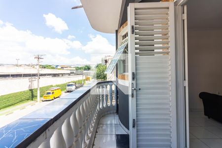 Sacada de casa à venda com 3 quartos, 125m² em Cidade das Flores, Osasco