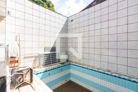 Casa à venda com 125m², 3 quartos e 2 vagasPiscina