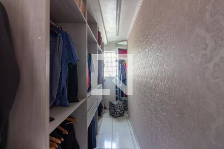 Closet de casa à venda com 3 quartos, 125m² em Cidade das Flores, Osasco