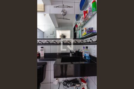 Banheiro  de casa à venda com 3 quartos, 125m² em Cidade das Flores, Osasco