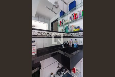 Banheiro  de casa à venda com 3 quartos, 125m² em Cidade das Flores, Osasco