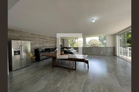 Sala / Cozinha de casa de condomínio à venda com 4 quartos, 299m² em Retiro do chalé, Brumadinho