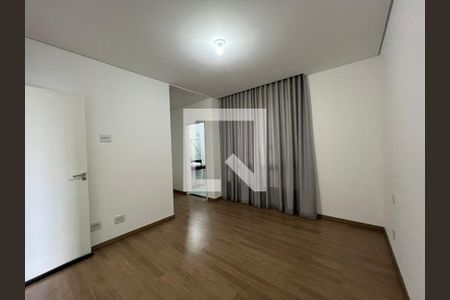 Quarto de casa de condomínio à venda com 4 quartos, 299m² em Retiro do chalé, Brumadinho