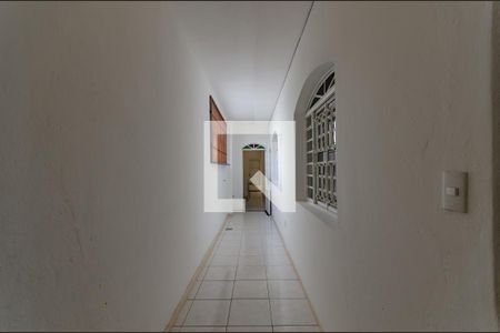 Casa à venda com 360m², 3 quartos e 1 vaga Casa à venda com 360m², 3 quartos e 1 vagaCorredor