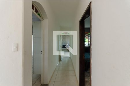 Casa à venda com 360m², 3 quartos e 1 vaga Casa à venda com 360m², 3 quartos e 1 vagaCorredor