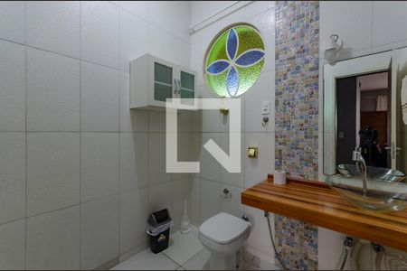 Casa à venda com 360m², 3 quartos e 1 vaga Casa à venda com 360m², 3 quartos e 1 vagaBanheiro
