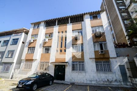 Apartamento à venda com 200m², 4 quartos e 1 vaga Apartamento à venda com 200m², 4 quartos e 1 vagaFachada do bloco