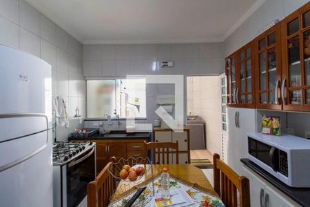 Casa à venda com 98m², 2 quartos e 2 vagas Casa à venda com 98m², 2 quartos e 2 vagasCozinha