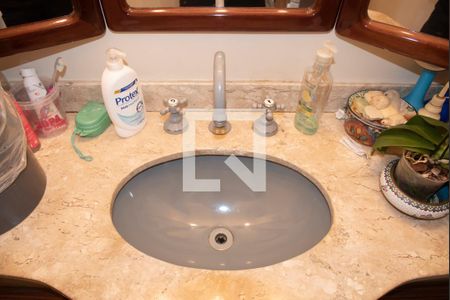 Apartamento à venda com 143m², 4 quartos e 2 vagasLavabo