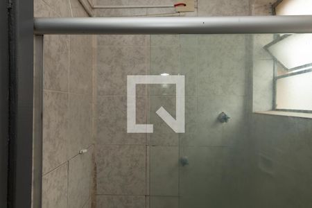 Banheiro de kitnet/studio à venda com 1 quarto, 29m² em São Sebastião, Porto Alegre