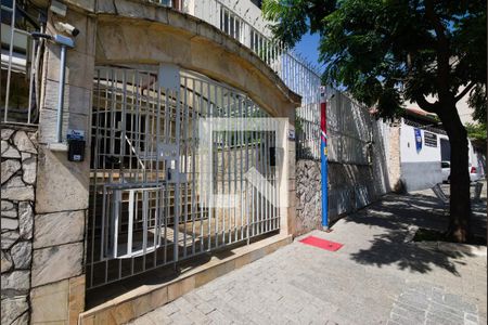 Apartamento à venda com 45m², 2 quartos e 1 vaga Apartamento à venda com 45m², 2 quartos e 1 vagaFachada