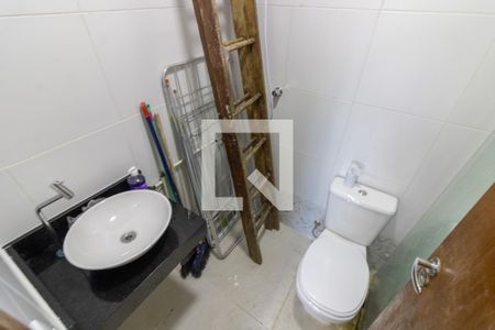 Casa de condomínio para alugar com 330m², 4 quartos e 3 vagasÁrea de Serviço - Banheiro