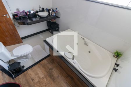 Casa de condomínio para alugar com 330m², 4 quartos e 3 vagasSuíte 1 - Banheiro