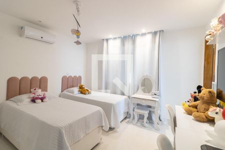 Casa de condomínio para alugar com 330m², 4 quartos e 3 vagasSuíte 2