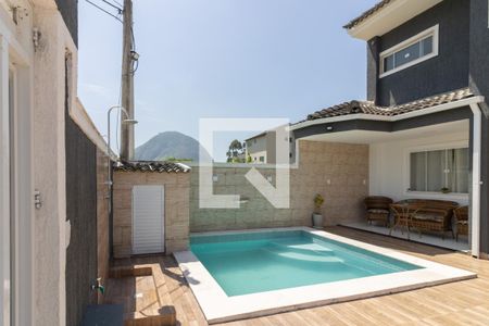 Casa de condomínio para alugar com 330m², 4 quartos e 3 vagasÁrea externa  - Piscina