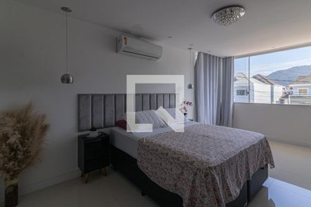 Casa de condomínio para alugar com 330m², 4 quartos e 3 vagasSuíte 1