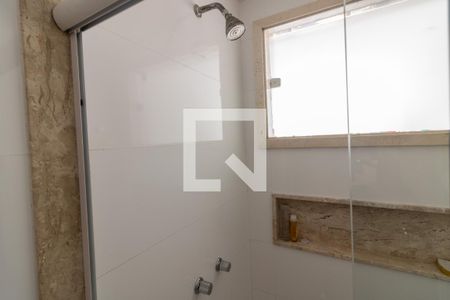 Casa de condomínio para alugar com 330m², 4 quartos e 3 vagasSuíte 4 - Banheiro