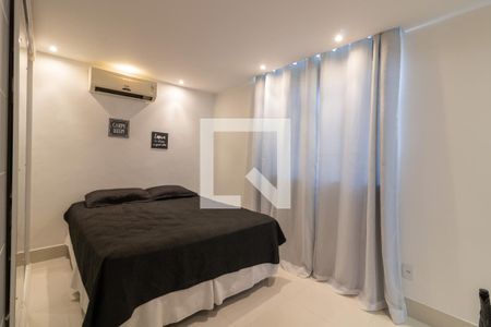 Casa de condomínio para alugar com 330m², 4 quartos e 3 vagasSuíte 3