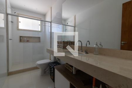 Casa de condomínio para alugar com 330m², 4 quartos e 3 vagasSuíte 3 - Banheiro