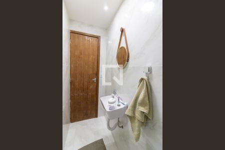 Casa de condomínio para alugar com 330m², 4 quartos e 3 vagasLavabo