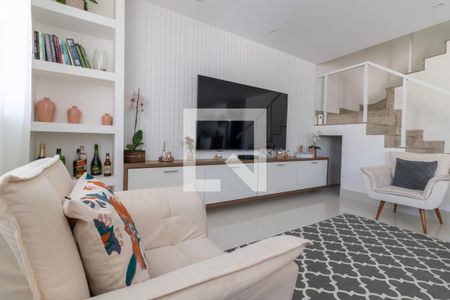 Sala de casa de condomínio para alugar com 4 quartos, 330m² em Vargem Pequena, Rio de Janeiro