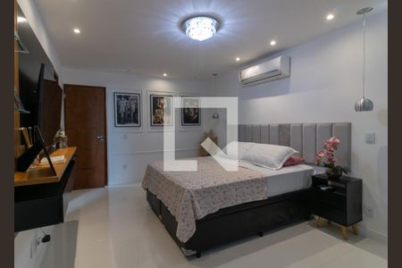 Casa de condomínio para alugar com 330m², 4 quartos e 3 vagasSuíte 1