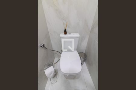 Casa de condomínio para alugar com 330m², 4 quartos e 3 vagasLavabo