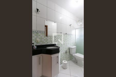 Casa à venda com 190m², 3 quartos e 2 vagasBanheiro da Suíte 2 