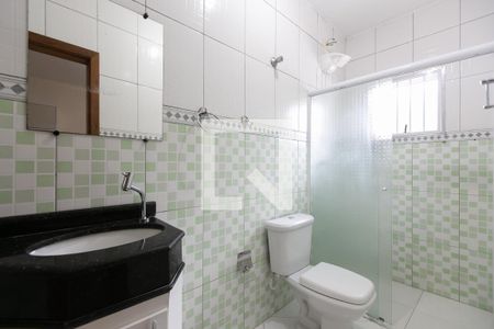 Casa à venda com 190m², 3 quartos e 2 vagasBanheiro da Suíte 2 