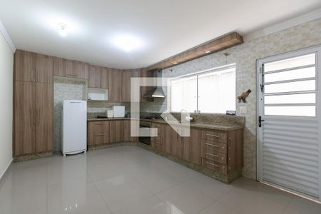 Casa à venda com 190m², 3 quartos e 2 vagasCozinha - Armários