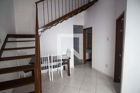 Sala  de casa à venda com 2 quartos, 130m² em São Lourenço, Niterói