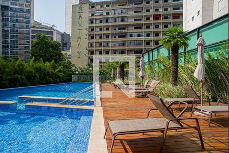 Apartamento à venda com 101m², 1 quarto e 2 vagas Apartamento à venda com 101m², 1 quarto e 2 vagasÁrea comum - Piscina