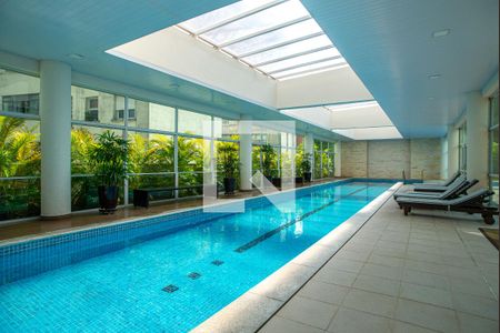 Apartamento à venda com 101m², 1 quarto e 2 vagas Apartamento à venda com 101m², 1 quarto e 2 vagasÁrea comum - Piscina Coberta