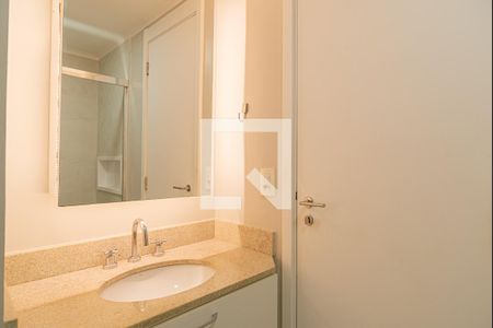 Apartamento à venda com 101m², 1 quarto e 2 vagas Apartamento à venda com 101m², 1 quarto e 2 vagasBanheiro da Suíte