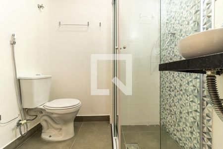 Banheiro de kitnet/studio para alugar com 1 quarto, 29m² em Consolação, São Paulo