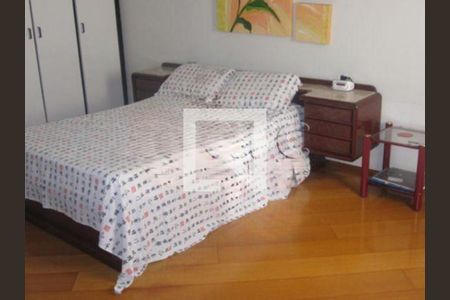 Casa à venda com 4 quartos, 300m² em Ipiranga, São Paulo