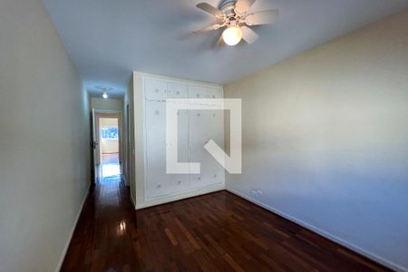 Casa à venda com 267m², 4 quartos e 3 vagas Casa à venda com 267m², 4 quartos e 3 vagasSuíte 2