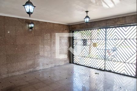 Casa para alugar com 250m², 3 quartos e sem vaga Casa para alugar com 250m², 3 quartos e sem vagaGaragem