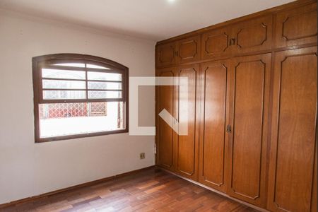Casa para alugar com 250m², 3 quartos e sem vaga Casa para alugar com 250m², 3 quartos e sem vagaQuarto 2